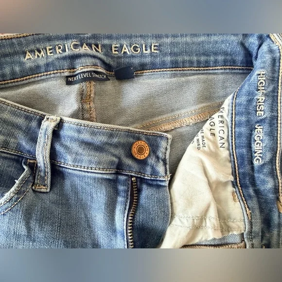 American Eagle Outfitters Light Blue Distressed Skinny Jeans - Picture 3 of 4